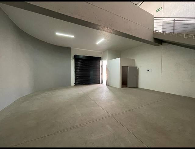117M² WAREHOUSE TO LET IN COSMO CITY